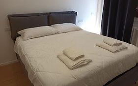 Pm 34 Viale Imperatore Guest House - 50 Mt From Metro San Paolo